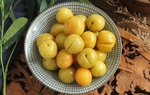 Mận trộn muối ớt - món ăn vặt mới nghĩ đến đã chảy nước miếng