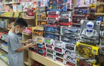 Quà tặng 1/6: Đồ chơi “fake” giá rẻ tràn ngập thị trường 