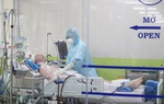 65 ngày dốc toàn lực cứu bệnh nhân phi công người Anh