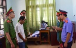 Bị chồng vác chày đuổi đánh, vợ ngã từ tầng 2 bị thương tích nặng