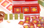 Giá vàng thế giới tăng vọt nhưng vẫn thấp hơn thị trường trong nước