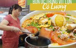 Quán bún ốc trứng vịt lộn trong ngõ nhỏ khó tìm, cuối tuần bán hết vèo 500 bát/ngày