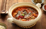 Bữa tối có cá om kim chi thì bao nhiêu cơm cũng hết nhẵn!