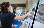 Chỉ cần chiếc điện thoại thông minh, người bệnh ở đâu cũng có thể đăng ký khám bệnh