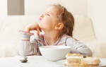 5 mẹo đối phó với chứng biếng ăn mùa hè của trẻ