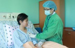 Người mẹ hiến quả thận tốt hơn để cứu con gái 