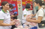 Thịt lợn neo giá cao, vẫn có những điểm bán bình ổn với giá 120k/kg