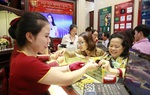 Vàng trong nước tăng giá, thu hẹp khoảng cách với giá vàng thế giới
