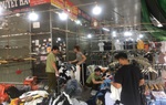 Hàng hiệu Lacoste, Louis Vuitton, Gucci giả tràn ngập chợ Ninh Hiệp