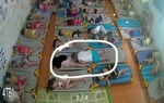 Vụ bé trai có "hành động nhạy cảm" ở trường mầm non: Dừng hợp đồng với 2 giáo viên, hiệu trưởng phải kiểm điểm