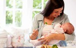 Bé 2 tháng tuổi xuất huyết não chỉ vì thói quen sai lầm của mẹ khi ở cữ