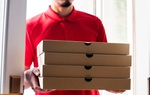 Bị "khủng bố" bằng pizza suốt hơn 10 năm, người đàn ông ám ảnh đến nỗi nghe thấy tiếng xe chạy ngang là run sợ