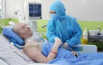 Phi công người Anh mắc Covid-19 đã tỉnh, tiếp xúc tốt