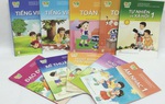 Thủ tướng: Xem xét giảm giá hoặc miễn phí sách giáo khoa với học sinh bị ảnh hưởng bởi Covid-19