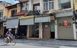 Không khí ảm đạm bao trùm những "phố Hàng", biển cho thuê treo khắp nơi