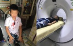 Tạm giữ hình sự phụ huynh đánh bạn của con chảy máu