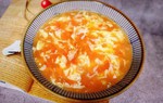 Cứ nấu canh trứng cà chua là tanh, cần thêm mẹo này, canh thơm cả nhà "chan lấy chan để"