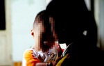 Khốn khó vây quanh bé gái 13 tuổi sinh con