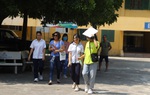 Gần 89.000 học sinh Hà Nội "đội nắng" đi làm thủ tục dự thi vào lớp 10 