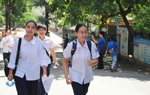 Thi vào 10 Hà Nội: "Đề Văn dễ quá, con làm tốt!"
