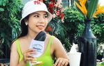 Chị em phát sốt, muốn thưởng thức bánh mì mà cứ ngỡ... ném viên than vào miệng