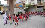 Những trường tiểu học dạy chương trình thực nghiệm tại Hà Nội, mô hình giáo dục khiến phụ huynh từng đạp đổ cổng trường để mua hồ sơ