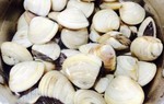 Thêm vài giọt này vào nước ngâm, ngao sẽ nhả sạch cát siêu nhanh