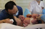 Ung thư phải cắt bỏ tinh hoàn, chồng sững sờ khi nghe tin vợ mang thai