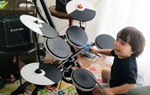 Cậu bé Brazil đánh trống điêu luyện trước khi biết nói