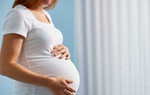 Người chồng vào phòng sinh chụp được 3 bức ảnh "kinh điển"