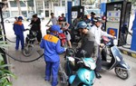 Giữ ổn định giá xăng E5 RON92 và dầu mazút, các mặt hàng khác giảm nhẹ