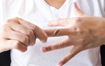 Tê đầu ngón tay thường xuyên, không nên chủ quan