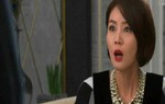 Mẹ chồng góp 20 triệu đòi đứng tên mảnh đất 2 tỷ, con dâu nói câu khiến bà tái mặt
