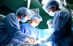 Đau bụng không đi khám vì sợ Covid-19, bệnh nhân người nước ngoài suýt tử vong 