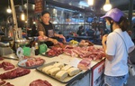 Thịt lợn giảm 10.000 đồng/kg, rau xanh tăng giá mạnh 