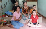 Cầm 150 nghìn đồng cho một ngày công rồi nghỉ việc do Covid, người mẹ 3 con bệnh tật khóc ròng