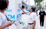 Cây "ATM khẩu trang" miễn phí giúp người Hà Nội chống Covid-19