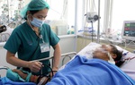 Người đàn ông bị rắn hổ mang chúa cắn sẽ được ghép da khi vết thương ổn định