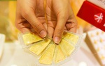 Giá vàng thế giới tiếp tục giảm, thị trường trong nước "án binh bất động"