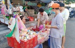 TPHCM: Thị trường vàng mã Rằm tháng 7 đìu hiu vì Covid-19