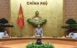 Thủ tướng: Tính toán chặt chẽ trước khi quyết định giãn cách xã hội