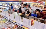 Siêu thị giảm giá chia sẻ áp lực chống dịch Covid