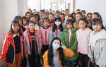 Nữ sinh Trung Quốc không muốn nhu cầu của trẻ em gái bị "ngó lơ"