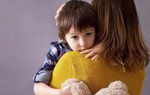 Con hỏi “Nhà mình có nghèo không mẹ?”, cách mẹ trả lời làm con 10 năm sau khác rõ rệt
