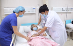 Bệnh nhân 63 tuổi có khối u nang buồng trứng nặng 9,3kg, lớn nhất từ trước tới nay