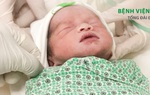 Hi hữu: Mẹ mang song thai, 1 trẻ sinh non tuần 24, 1 trẻ sinh tuần 33