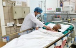 Bệnh nhân 71 tuổi nguy kịch do uống nhầm tinh dầu quế