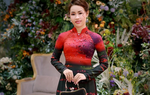 NTK Cẩm Minh tự làm mẫu áo dài do mình thiết kế