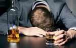 Chuyên gia nói gì về uống bia mùa lạnh làm tăng nguy cơ đột quỵ?