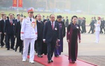 Đại biểu dự Đại hội Đảng toàn quốc lần thứ XIII vào Lăng viếng Chủ tịch Hồ Chí Minh